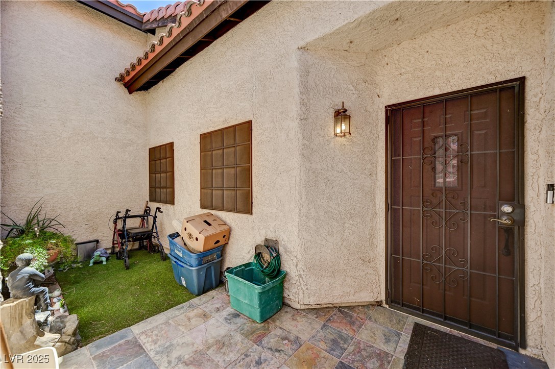 3987 Saddlewood Court Property Photo 4
