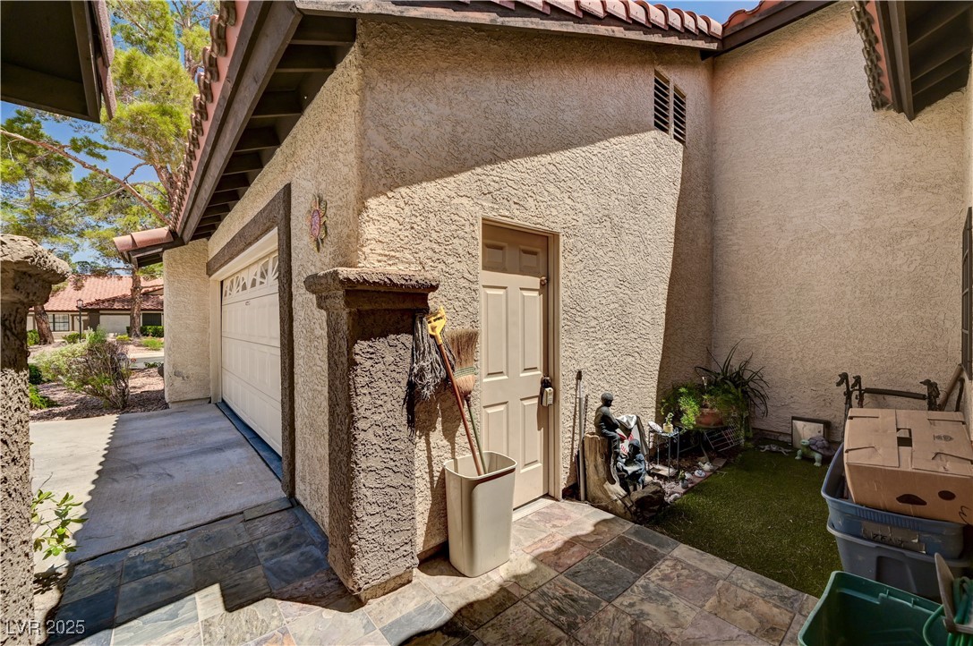 3987 Saddlewood Court Property Photo 5
