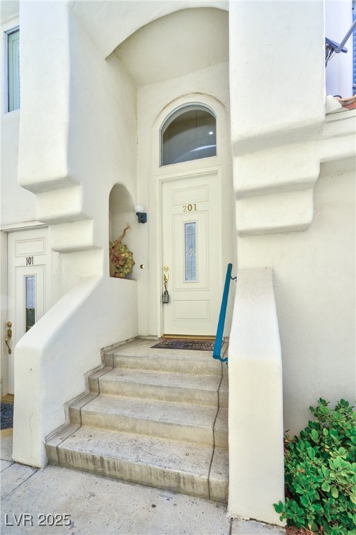 7648 Rolling View Drive 201 Property Photo 1