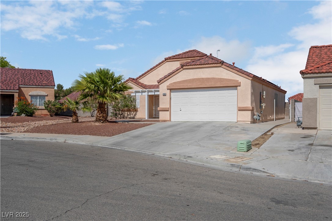 6138 Crystal Flower Way Property Photo 3