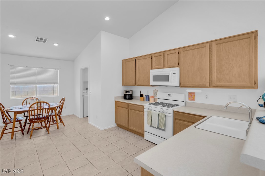 6138 Crystal Flower Way Property Photo 10