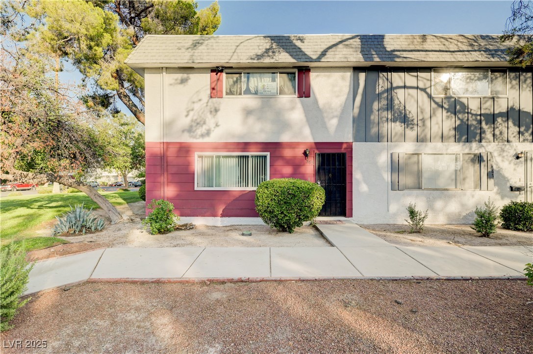 565 Greenbriar Townhouse Way Property Photo