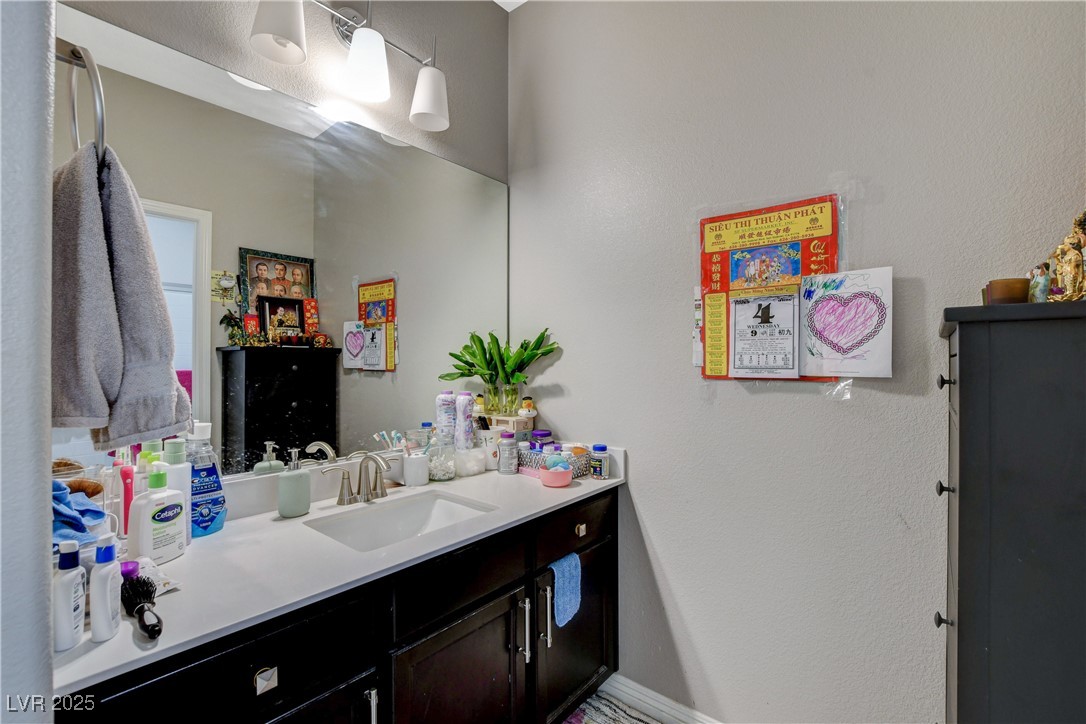 8531 West Oquendo Road Property Photo 20