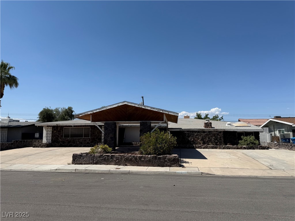 1674 Seneca Lane Property Photo 1