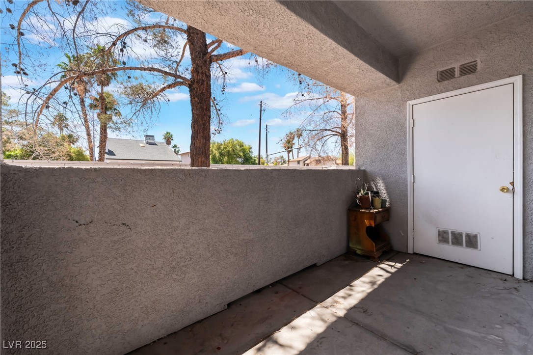 1838 North Jones Boulevard Property Photo 4