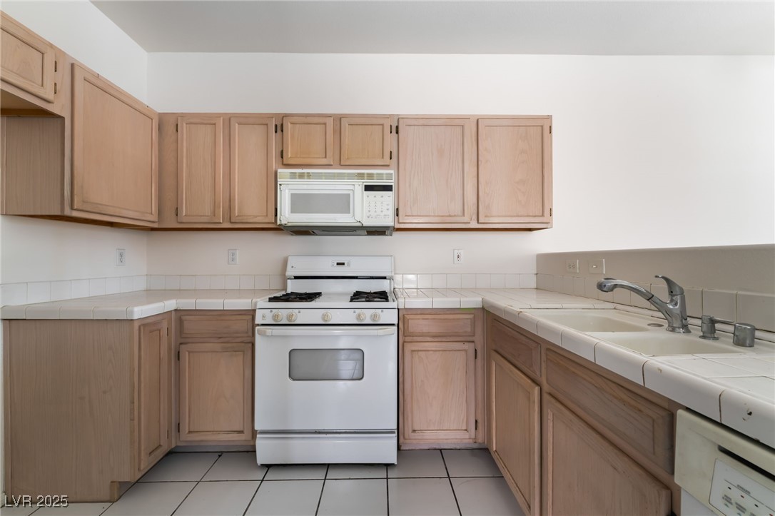 1838 North Jones Boulevard Property Photo 13