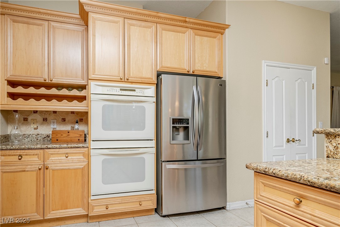 9660 Drayton Avenue Property Photo 13