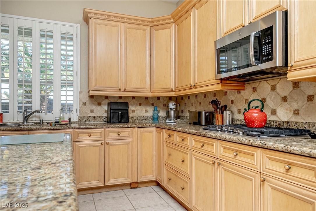 9660 Drayton Avenue Property Photo 15