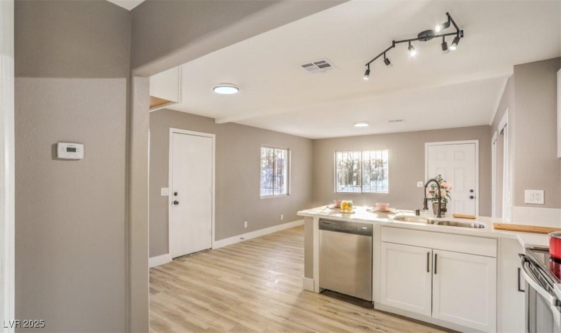 1820 Yale Street Property Photo 4