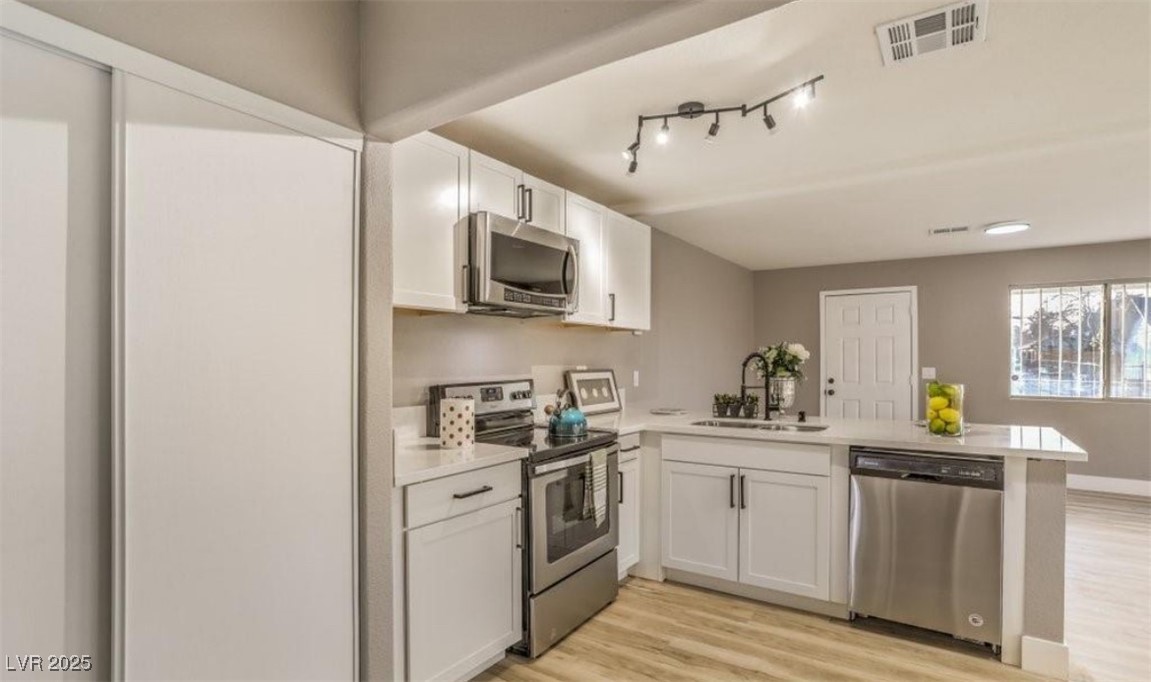 1820 Yale Street Property Photo 8