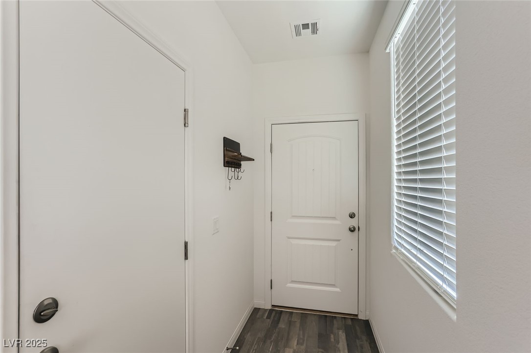 1611 Prairie Fields Court Property Photo 4