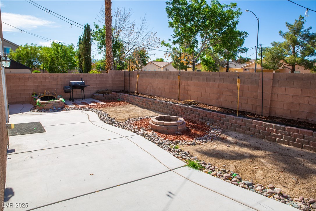 5216 Loma Verde Avenue Property Photo 3