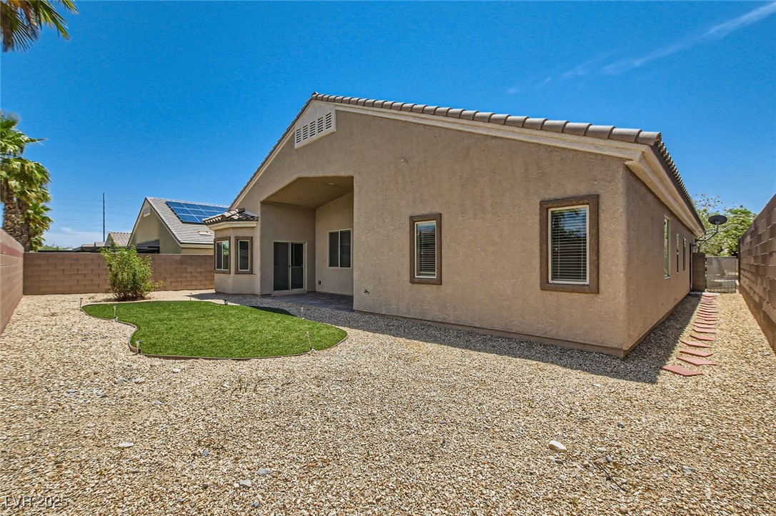9252 Oxbow Lake Avenue Property Photo 17