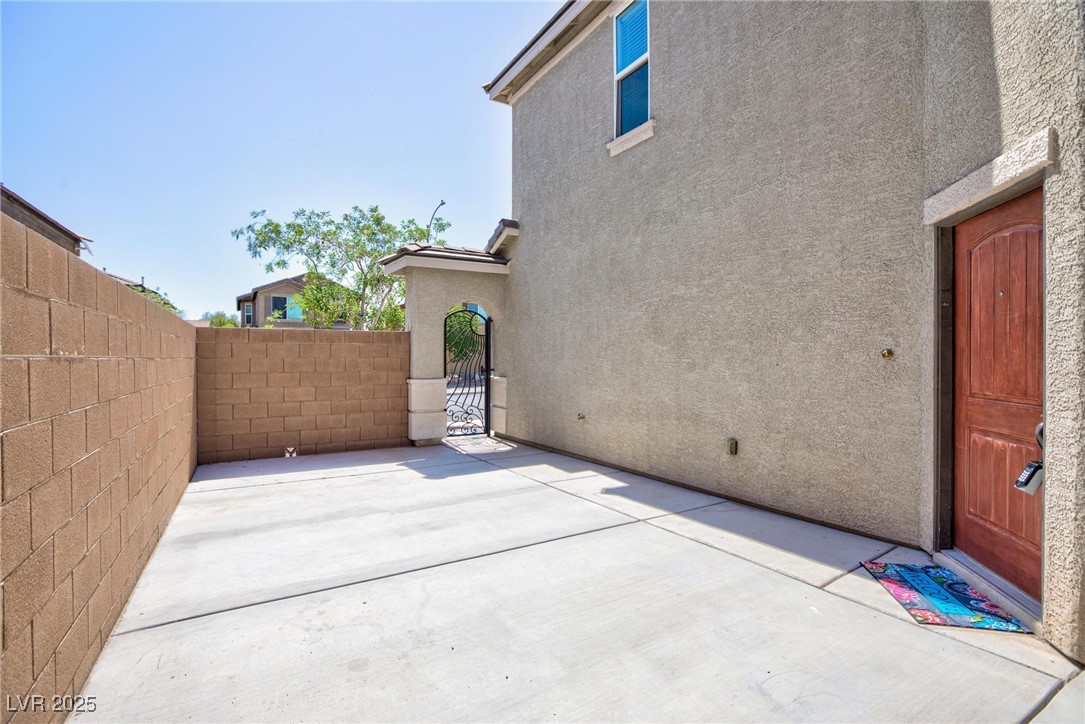 1037 Water Cove Street Property Photo 5