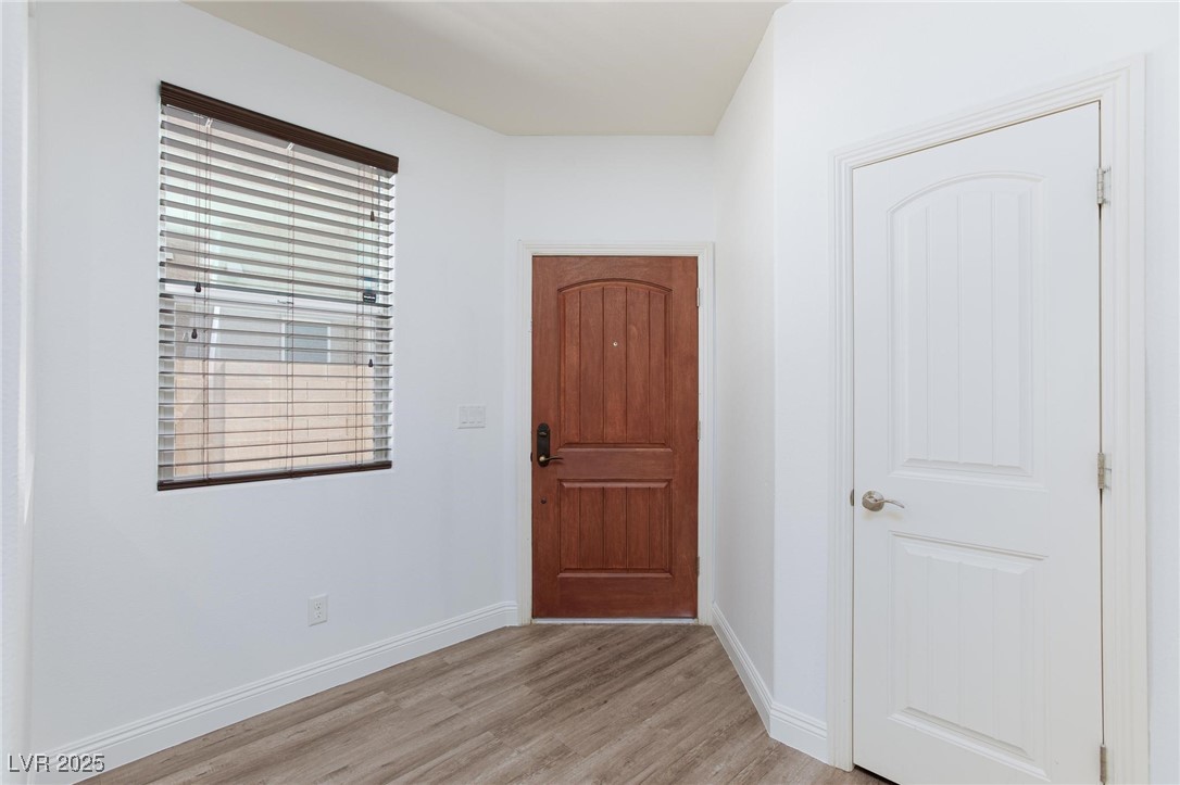 1037 Water Cove Street Property Photo 7