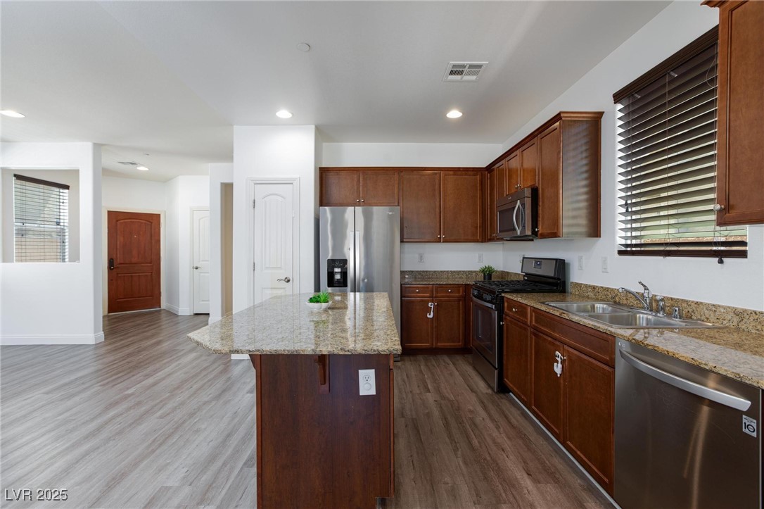 1037 Water Cove Street Property Photo 8
