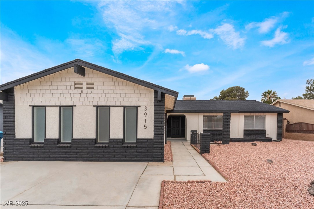 3915 Delling Court Property Photo 1