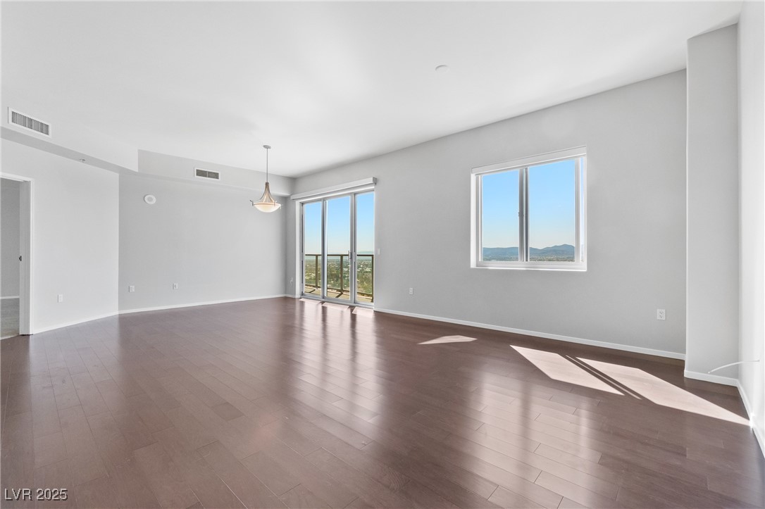 8255 Las Vegas Boulevard 1819 Property Photo 3