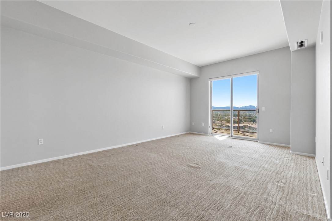 8255 Las Vegas Boulevard 1819 Property Photo 9