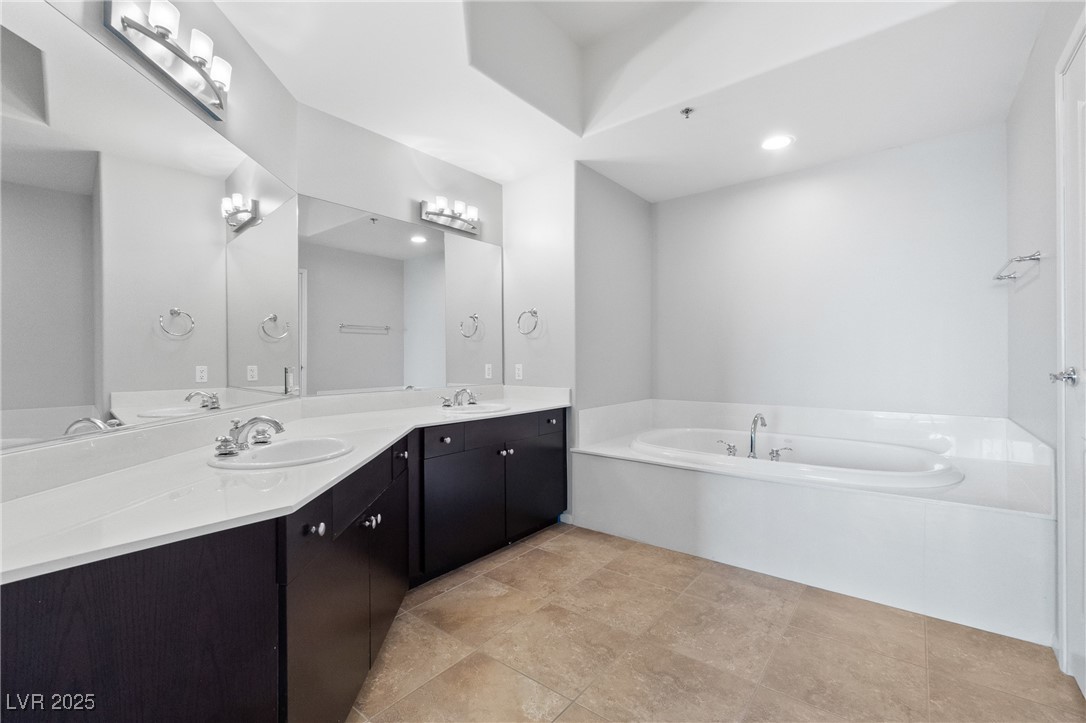 8255 Las Vegas Boulevard 1819 Property Photo 11