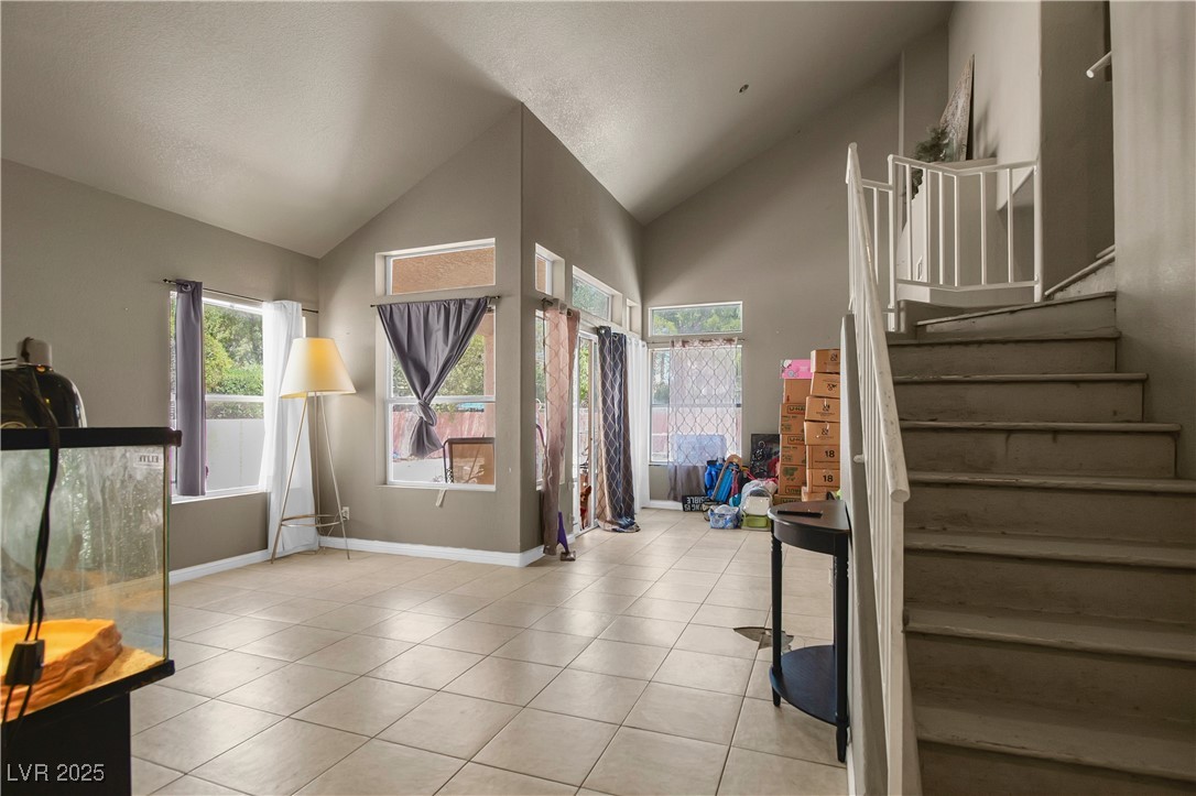 2500 Cortina Avenue Property Photo 6