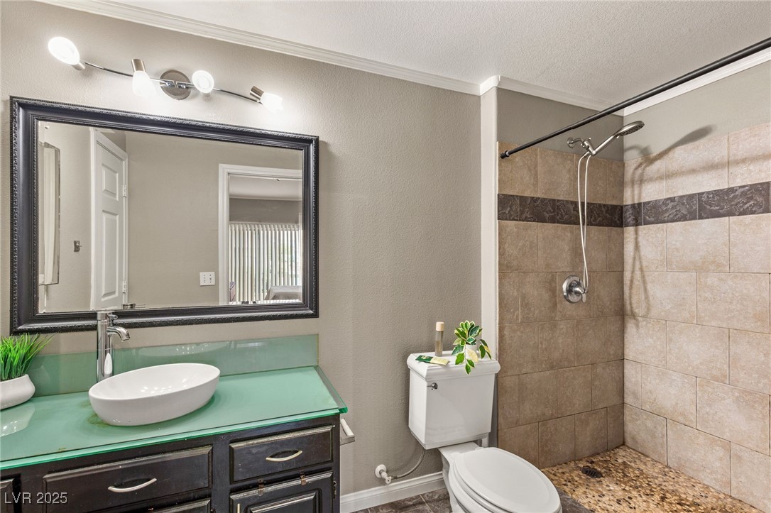 5855 Valley Drive 1080 Property Photo 8