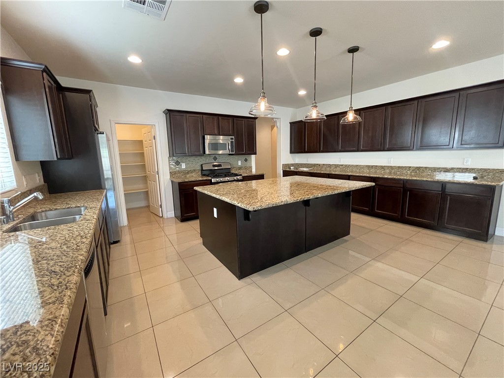 1312 Fantastic Court Property Photo 3