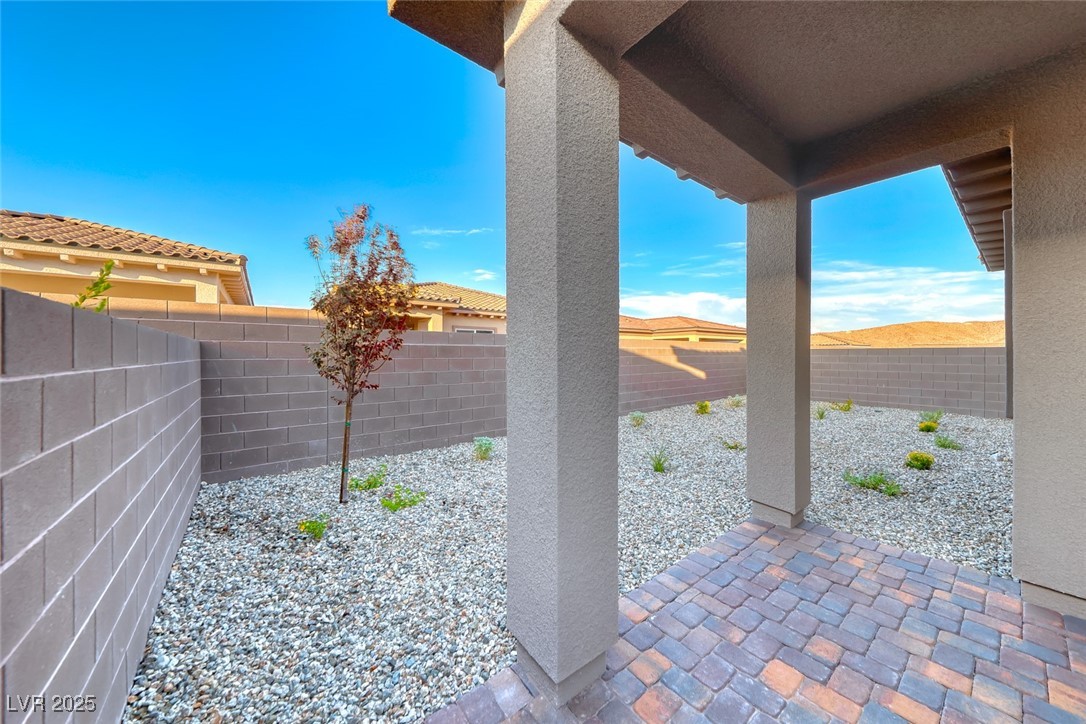 102 Ibiza Lake Drive Property Photo 43
