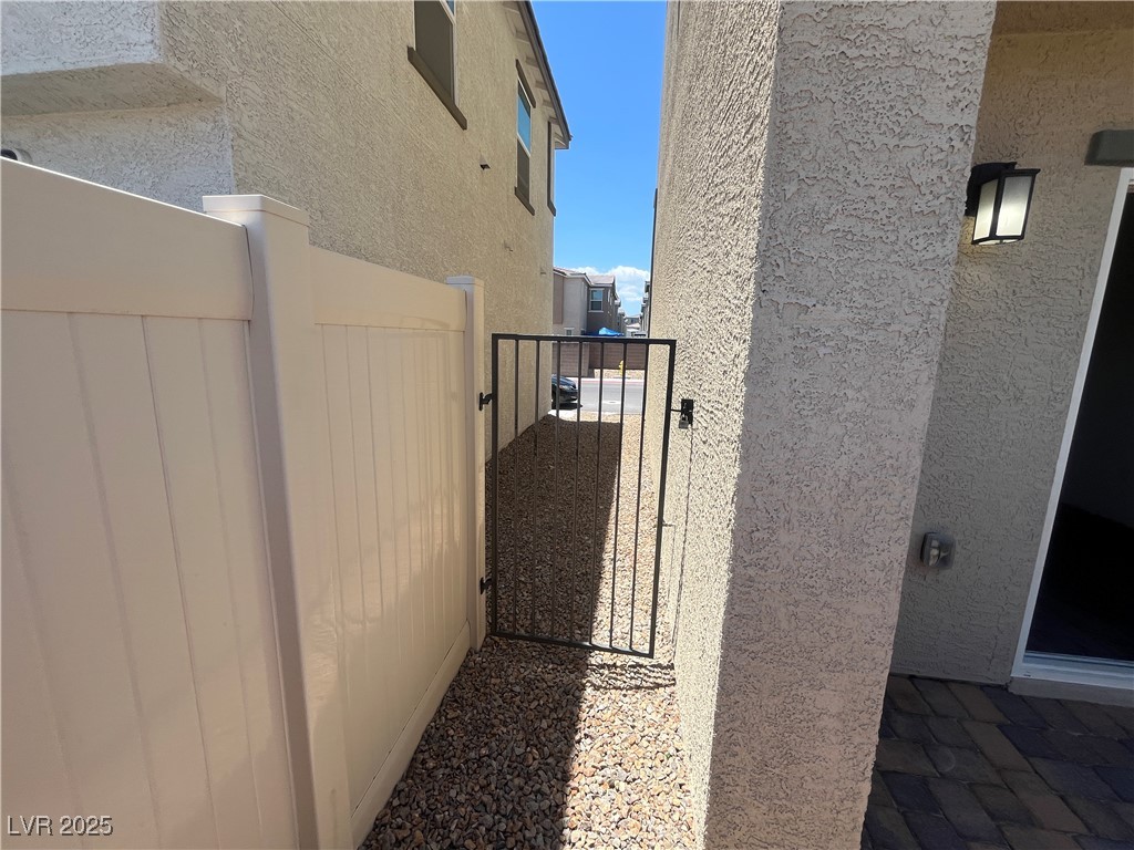 6904 Crescent Gold Street Property Photo 33