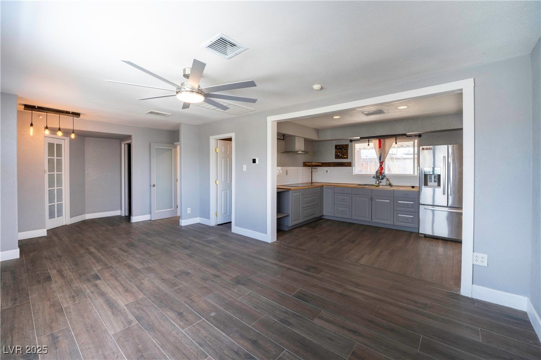 550 Karen Way Property Photo 1