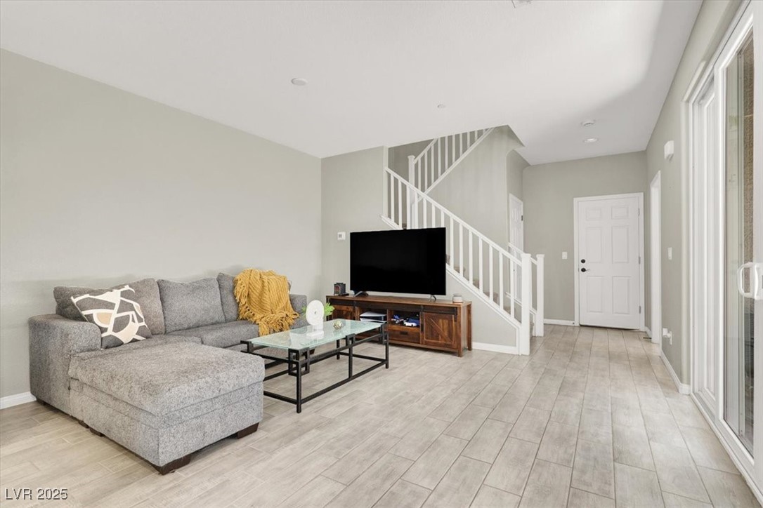 4533 Queens Hill Street Property Photo 11