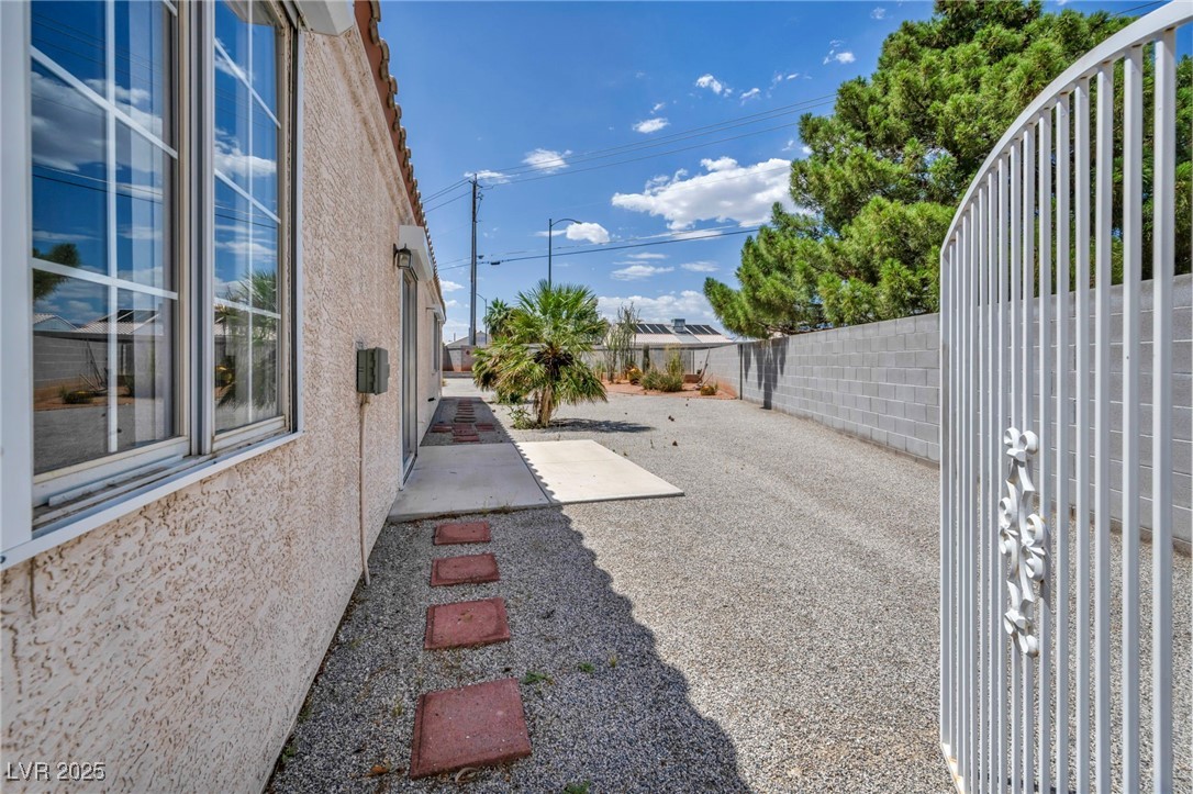 5139 Zapata Lane Property Photo 10
