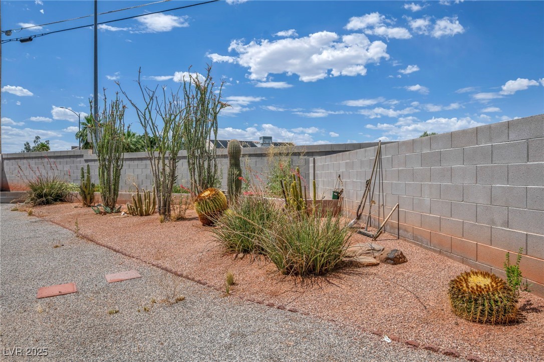5139 Zapata Lane Property Photo 13