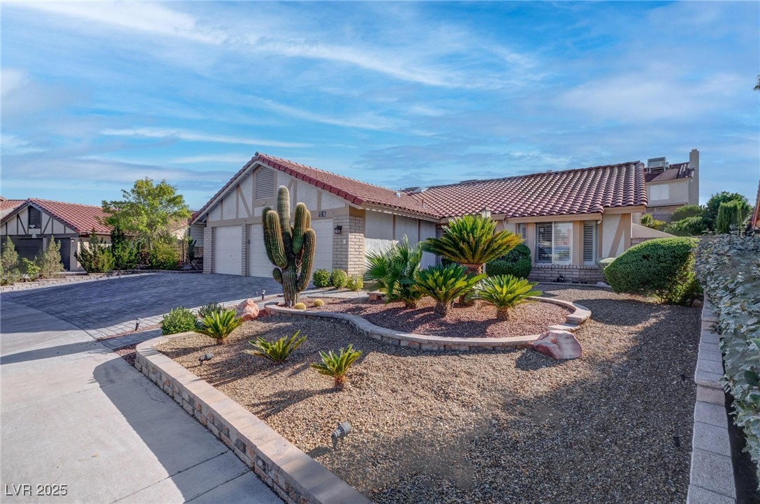 1516 Frandosa Lane Property Photo 3