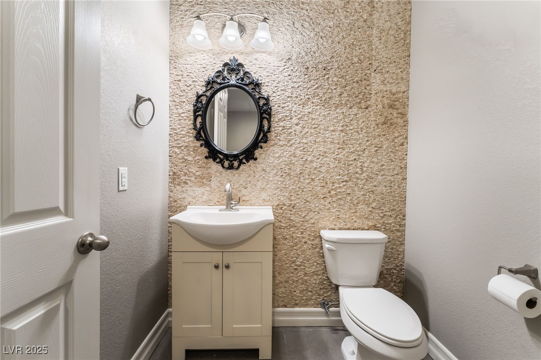 5601 Mackenzie Park Court Property Photo 9
