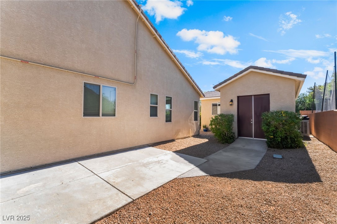 5601 Mackenzie Park Court Property Photo 25
