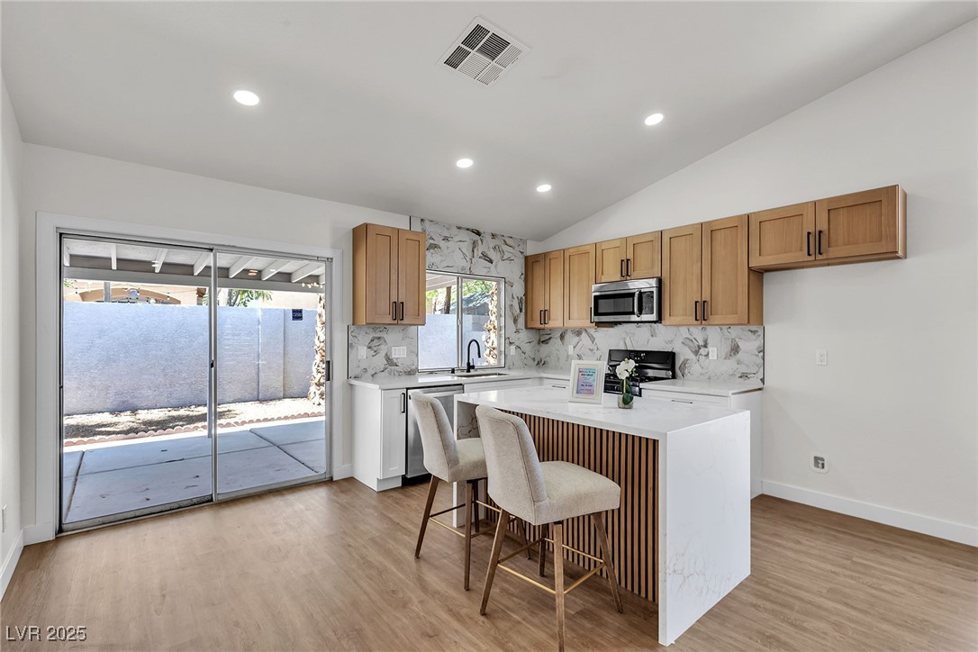 4911 Rancho Domingo Court Property Photo 3
