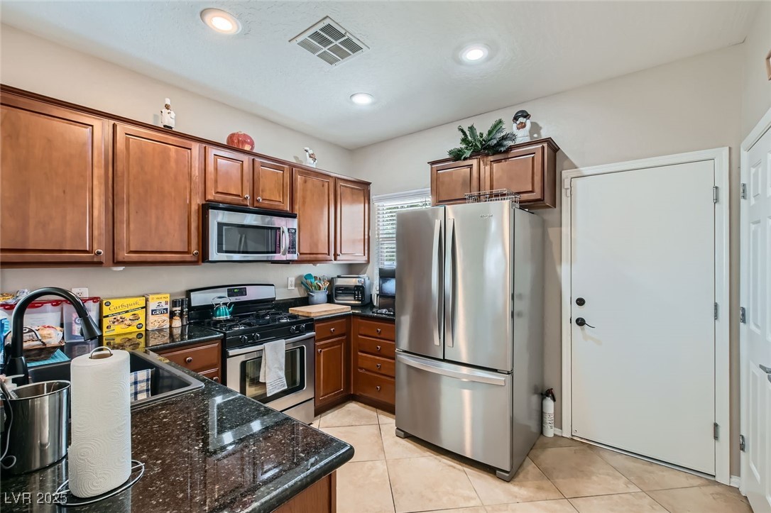 7717 Pine Warbler Way Property Photo 8