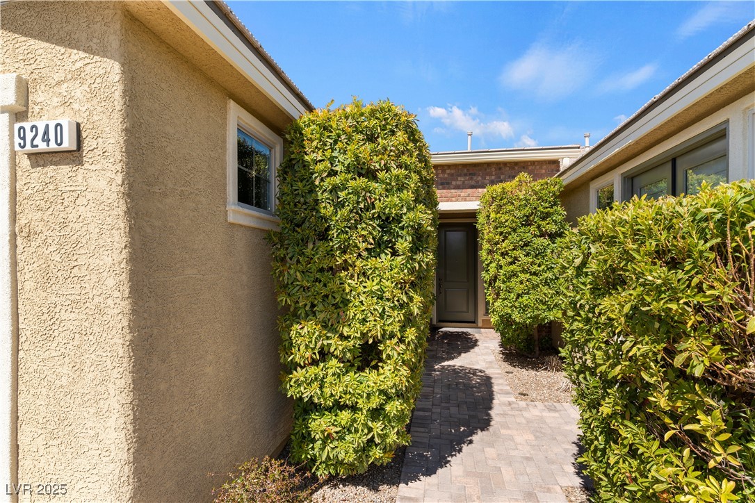 9240 Northfield Park Court Property Photo 4