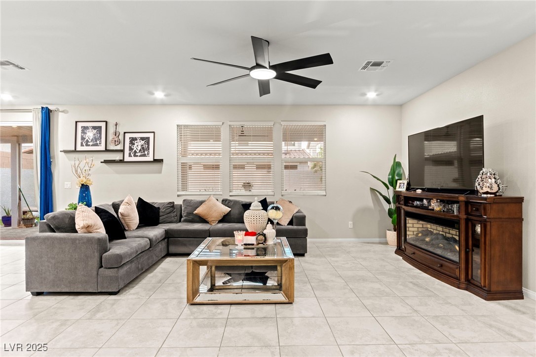7502 Lush Oasis Avenue Property Photo 3