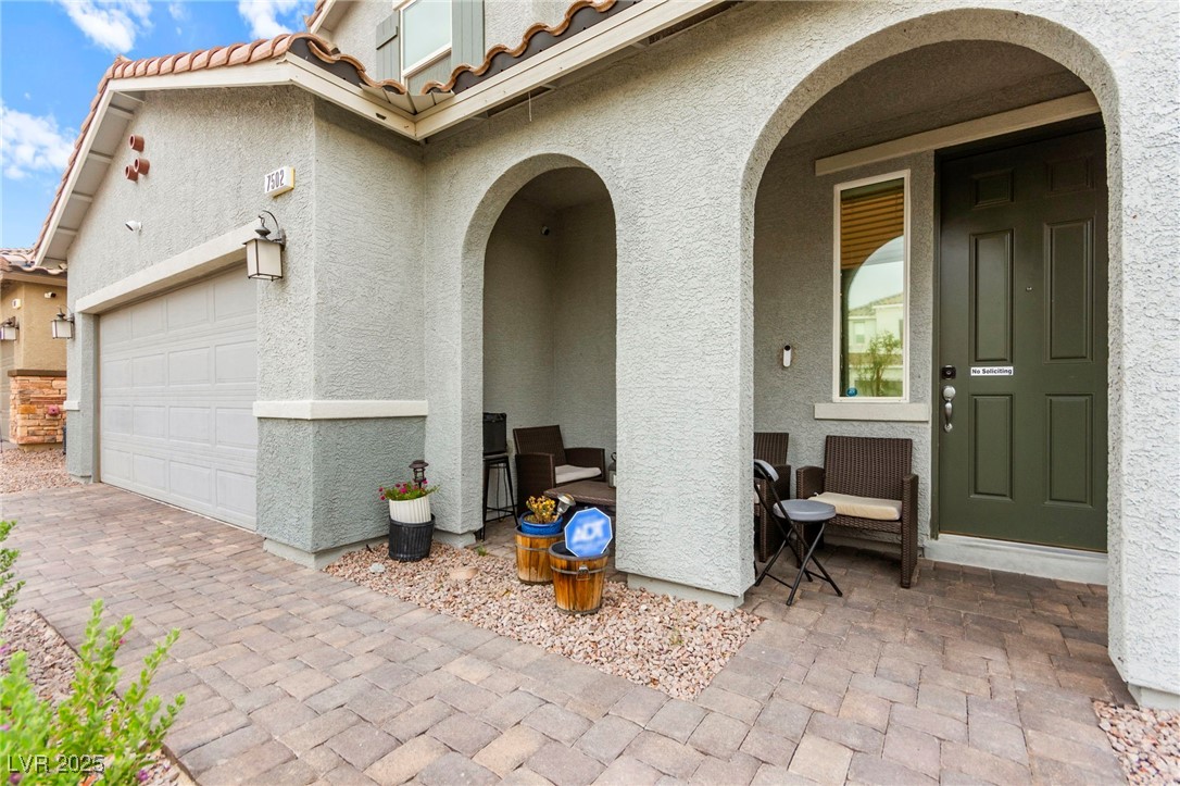 7502 Lush Oasis Avenue Property Photo 7
