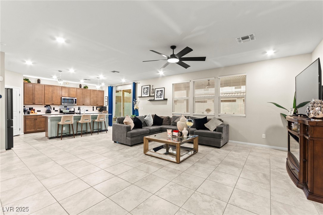 7502 Lush Oasis Avenue Property Photo 10