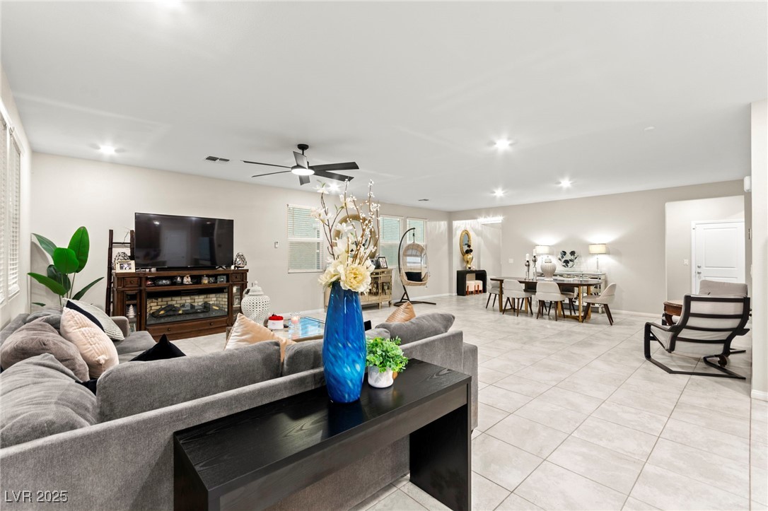 7502 Lush Oasis Avenue Property Photo 12