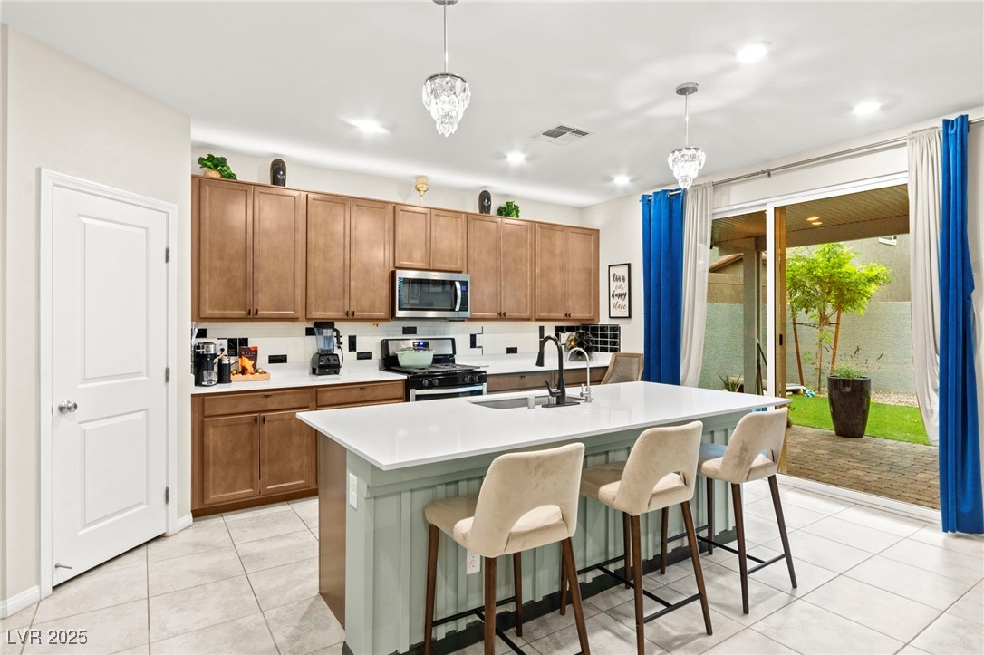 7502 Lush Oasis Avenue Property Photo 14