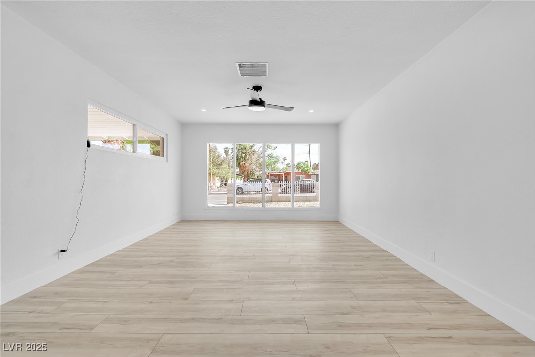 2105 Berkley Avenue Property Photo 6