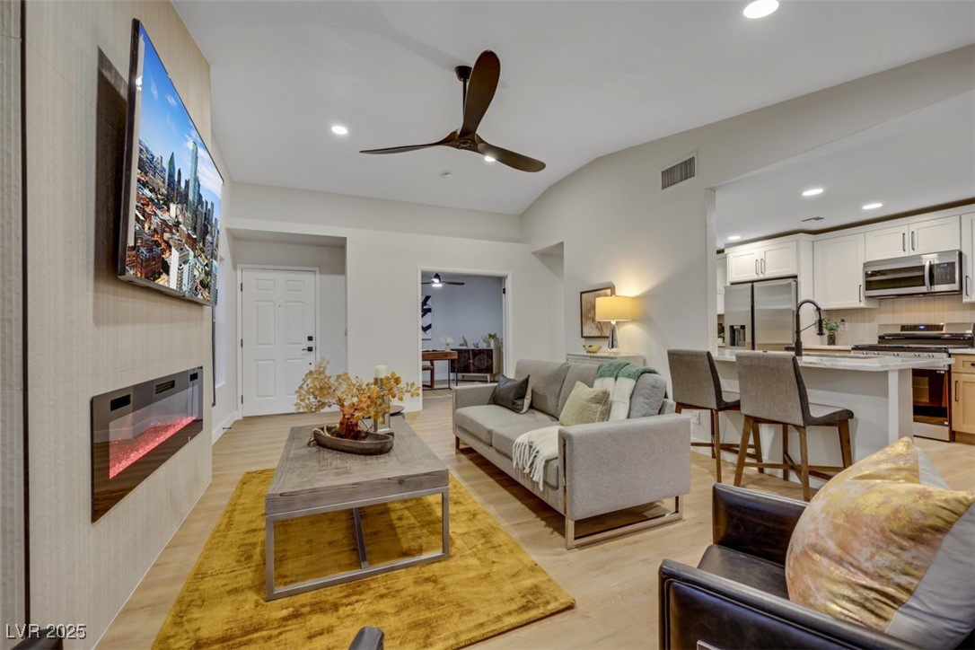 7701 Sea Cliff Way Property Photo 14