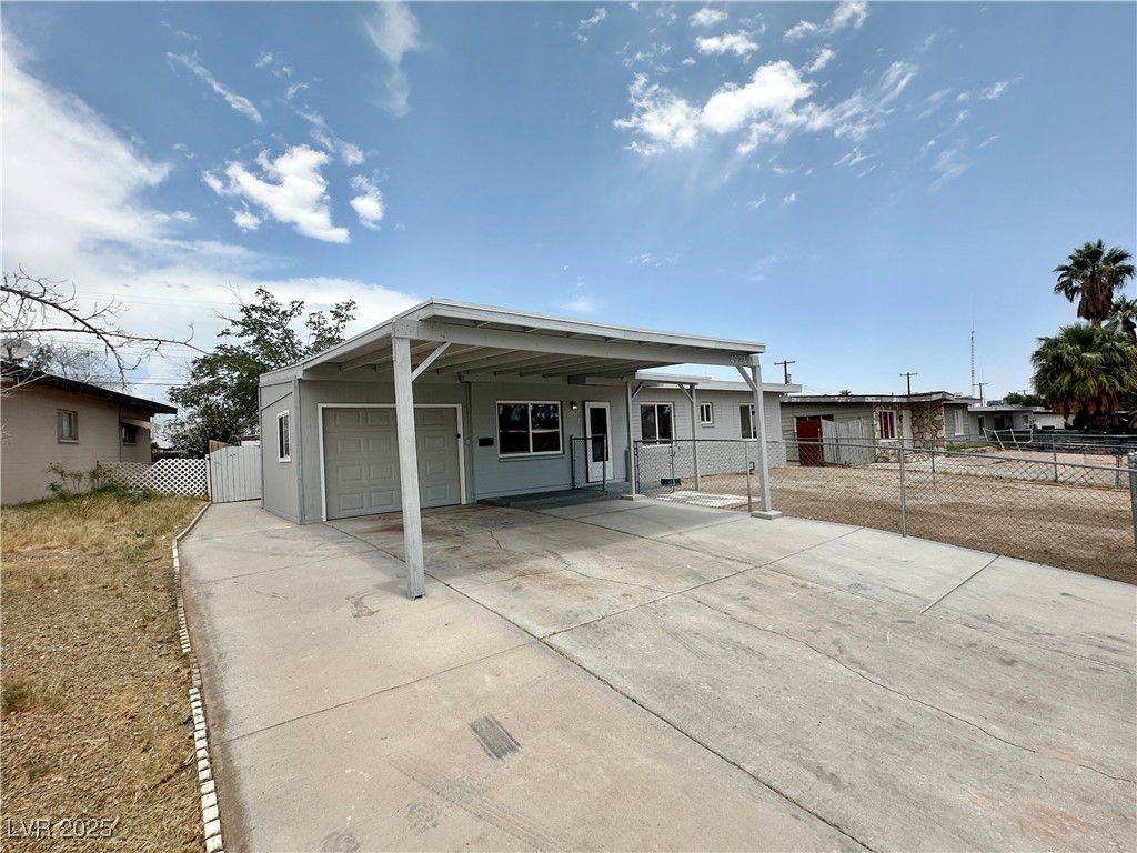 4924 Carmen Boulevard Property Photo 2