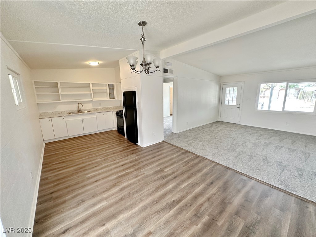 4924 Carmen Boulevard Property Photo 8