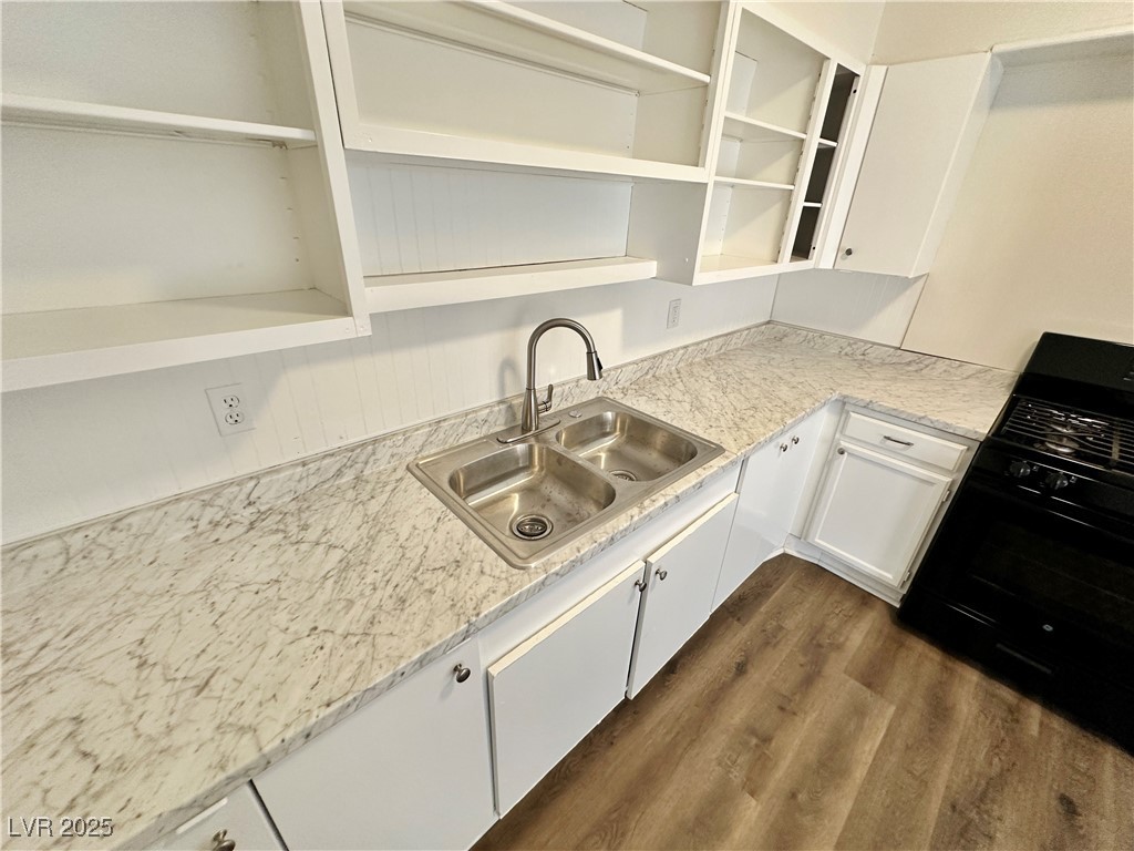4924 Carmen Boulevard Property Photo 10