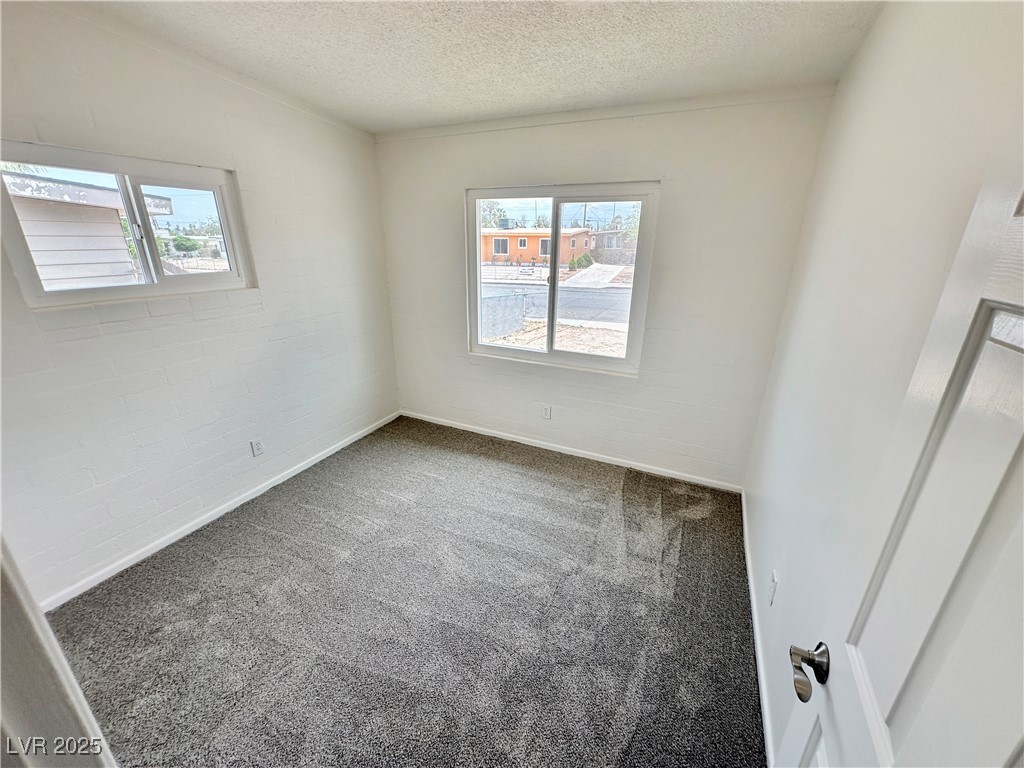 4924 Carmen Boulevard Property Photo 18